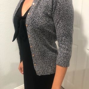 Beautiful cashmere cardigan with buttons!